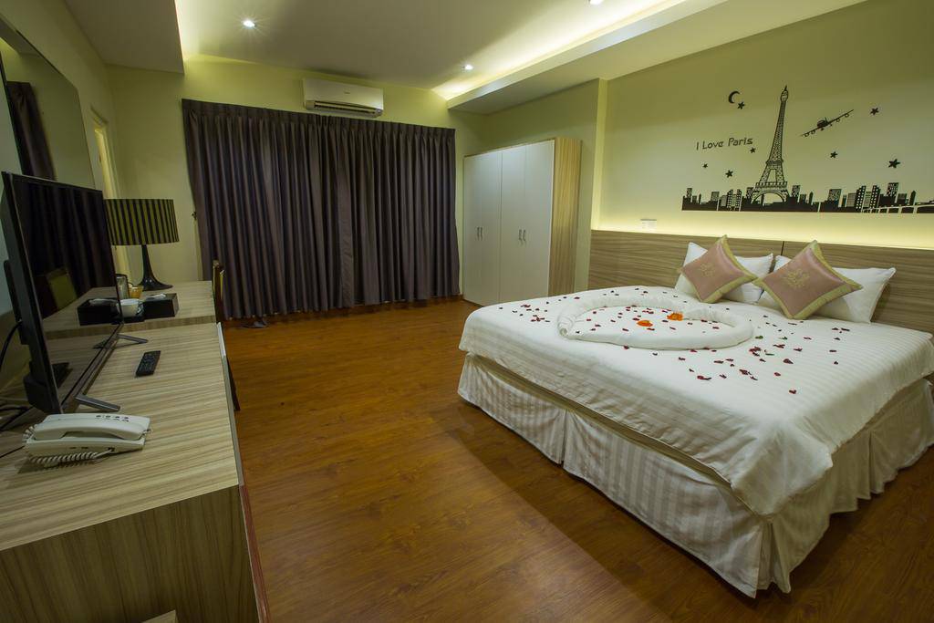 Highland Apartment | Condo For Rent in Phsar Thmei III, Daun Penh, Phnom Penh