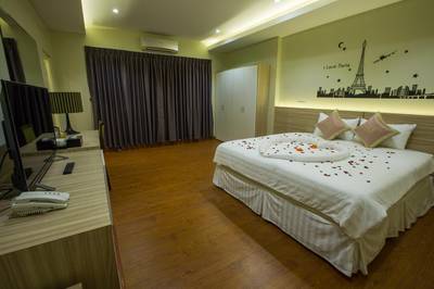 Highland Apartment | Condo For Rent in Phsar Thmei III, Daun Penh, Phnom Penh