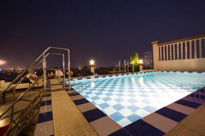 Queen Wood Hotel Apartment | Condo À louer à, Phsar Kandal I, Daun Penh, Phnom Penh