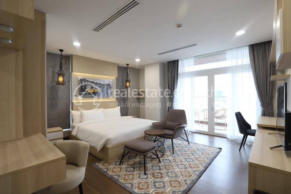 Urban Palace | $1,750 Apartmán se službami