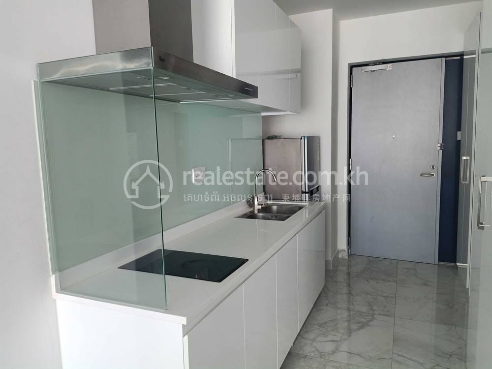 J Tower Condo | Condo Na prodej with 1 Parking Space