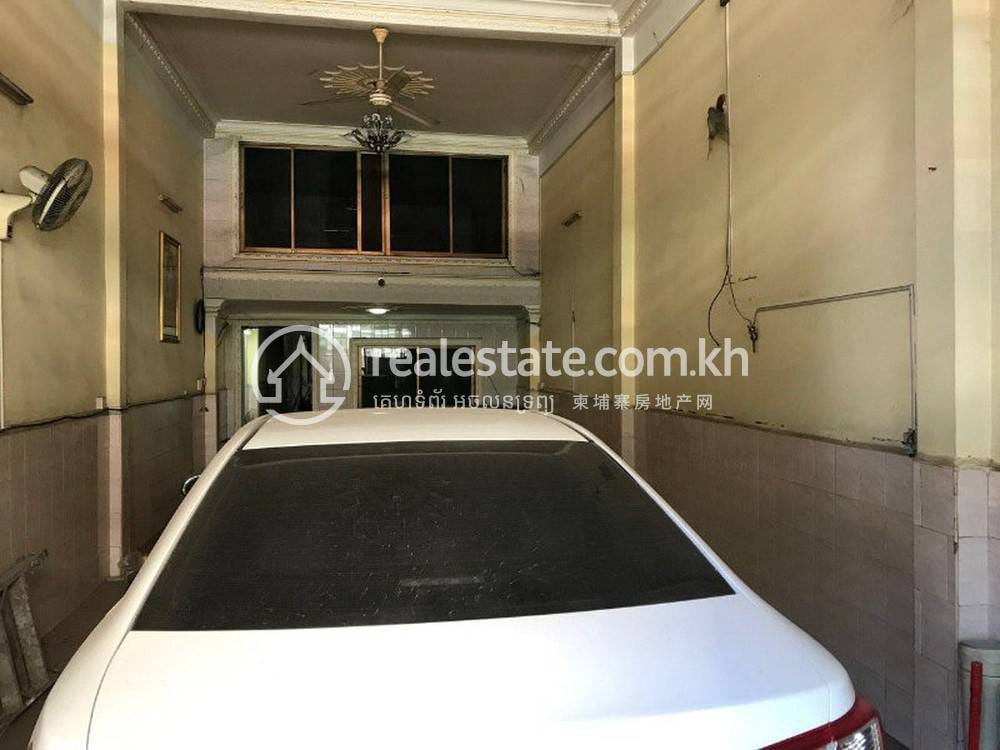$750,000 borey