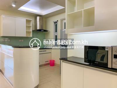 Infinity 18 condominium