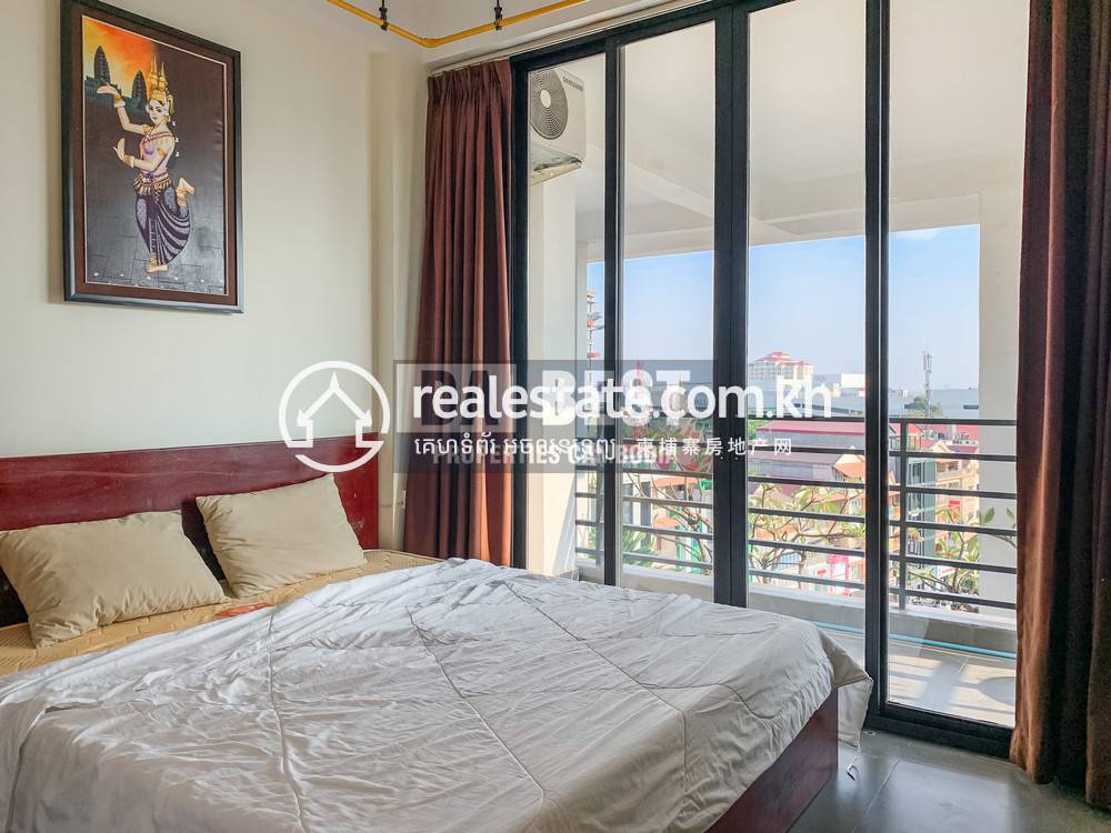 100 sqm Living Size Condo K pronájmu in Chamkarmon
