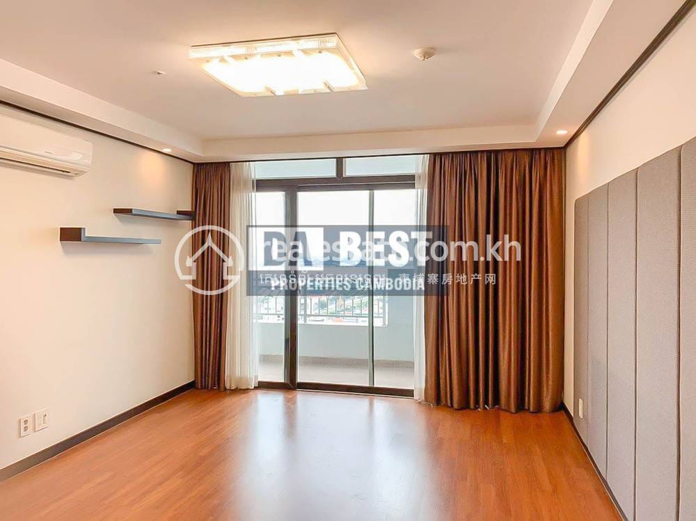 Condo For Rent with 1 Parking Space