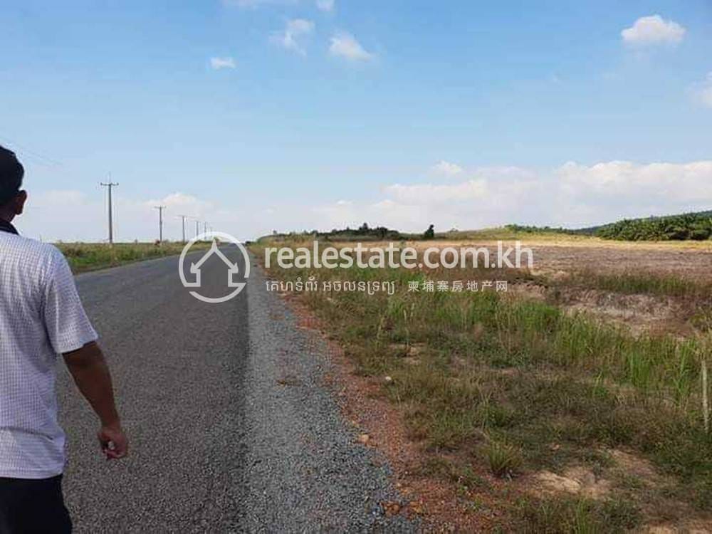 44,210 sqm Living Size Lot For Sale in Stueng Hav