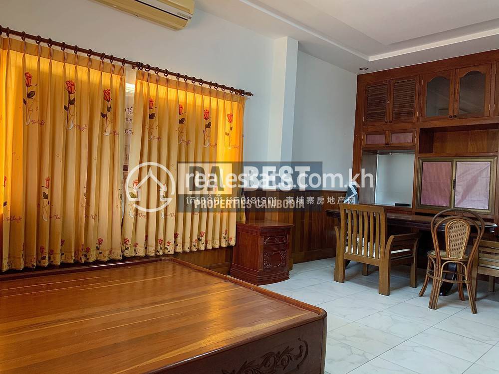Apartment For Rent with 1 Parking Space