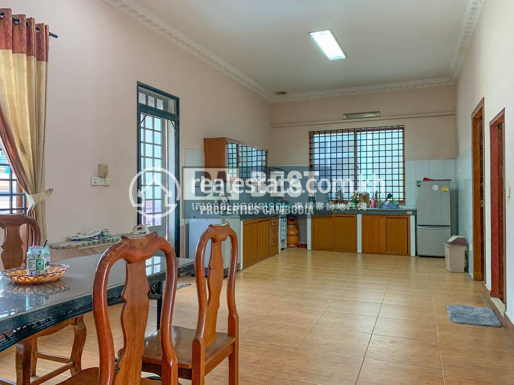 Apartment For Rent with 1 Parking Space