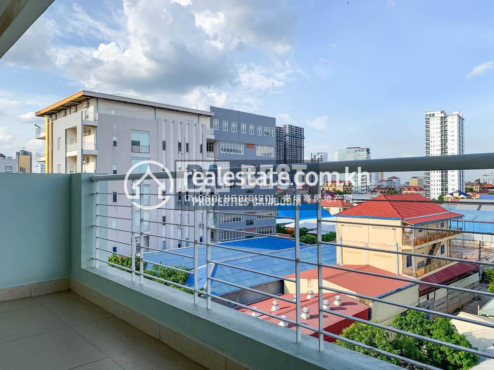 Апартаменты с Обслуживанием Для Аренды in Chamkarmon $650
