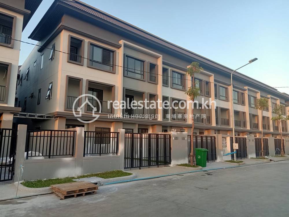 Chak Angrae LeuHouse and lot出售，位于Chak Angrae Leu