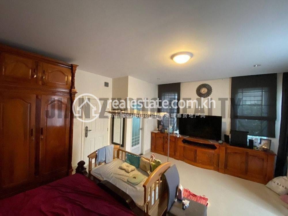 Russey Keo에 있는 쌍둥이 별장 매매 $265,000