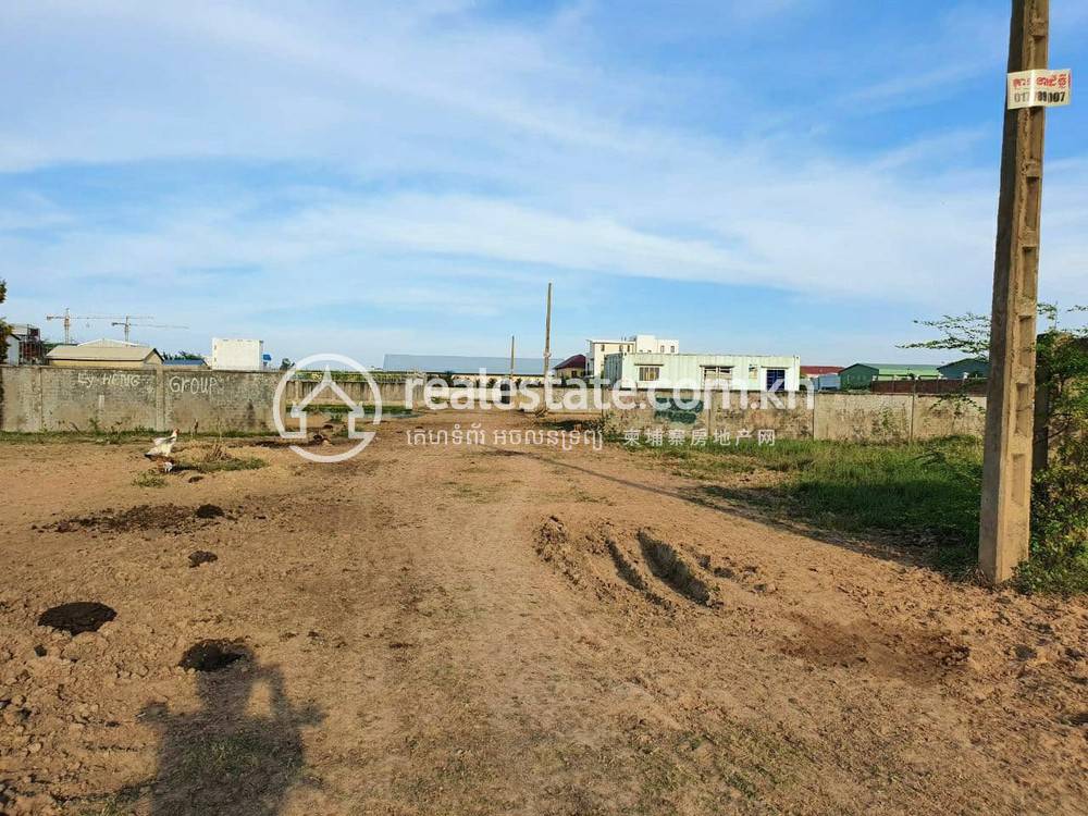 Działka Na sprzedaż o powierzchni mieszkalnej 591 m² w Sen Sok