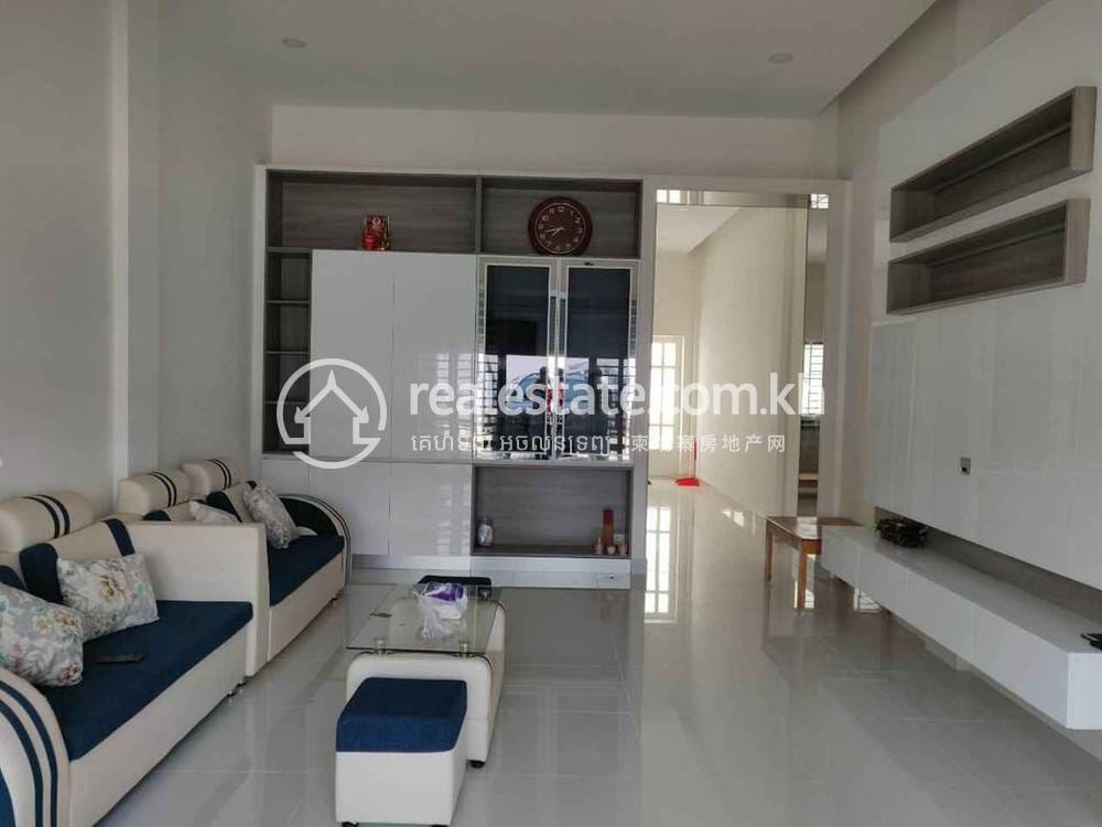 Maison-boutique À vendre de 54 m² habitables à Meanchey