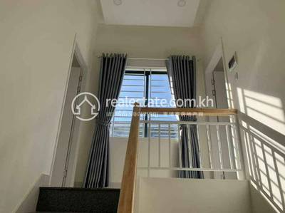 ตึกแถว สำหรับขาย ใน Chbar Ampov $275,000