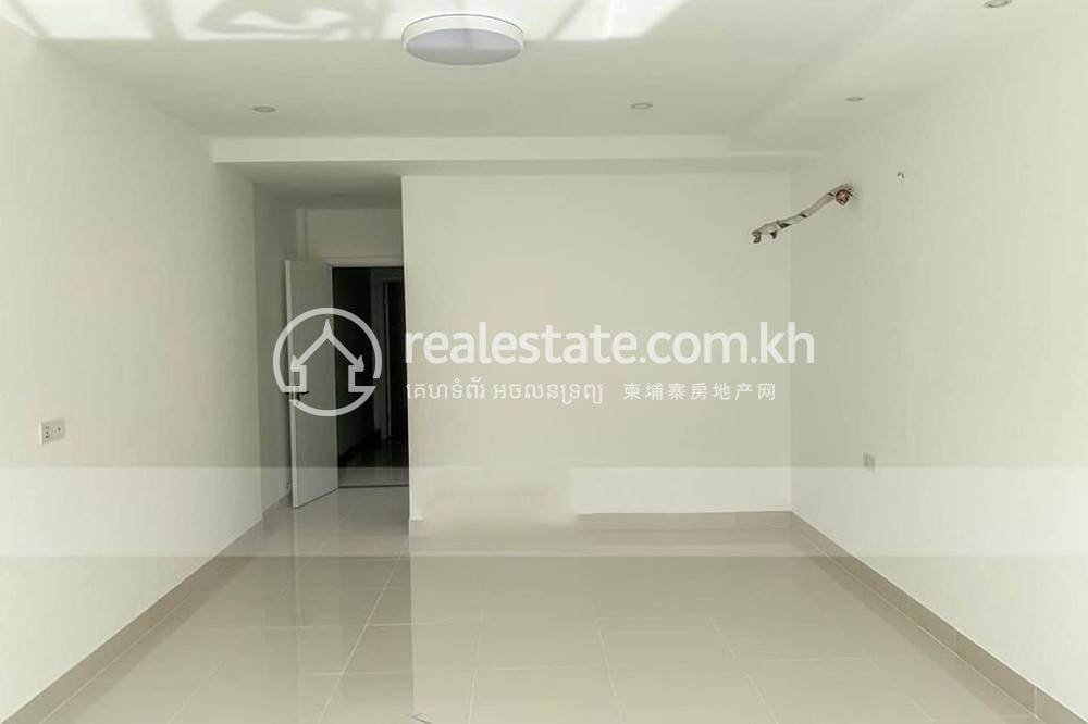 Chroy Changvar店屋出售，价格$200,000