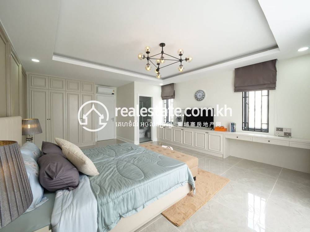 Borey Lorn City Lotussana | Dom z lokalem handlowym Na sprzedaż w Por Sen Chey $152,500