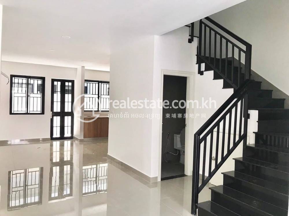 House and lot Na prodej in Chrang Chamres 2, Russey Keo, Phnom Penh