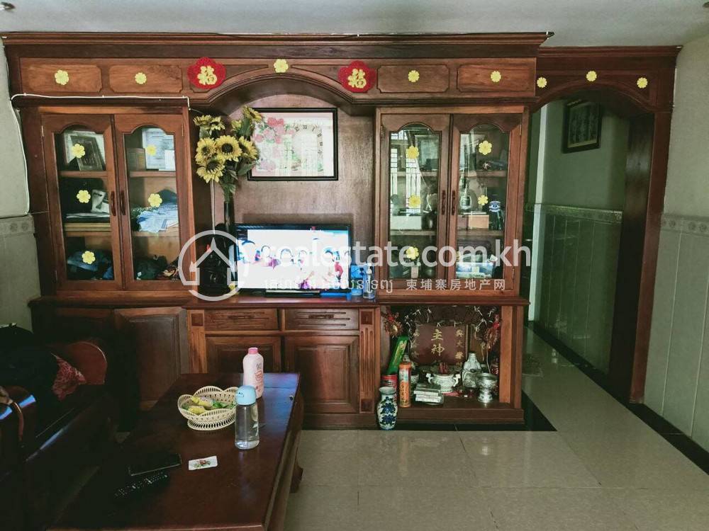 Por Sen Chey64平方米使用面积House and lot出售