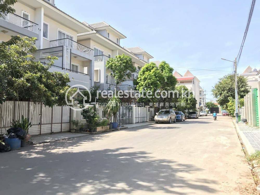 Phnom Penh Thmey双子别墅出售，位于Phnom Penh Thmey