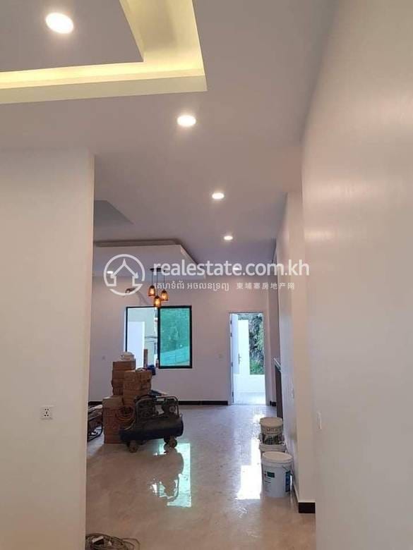 វីឡា សំរាប់លក់ នៅSihanoukville តម្លៃ $650,000