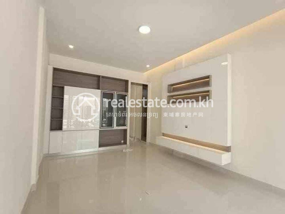 Budova Na prodej in Chbar Ampov $138,000
