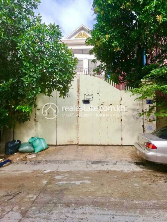 Chamkarmon에 있는 전용면적 110㎡ House and lot 매매