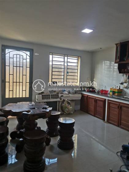 House and lot สำหรับขาย ใน Tuol Sangke, รุสเซ็ยแกว, พนมเปญ