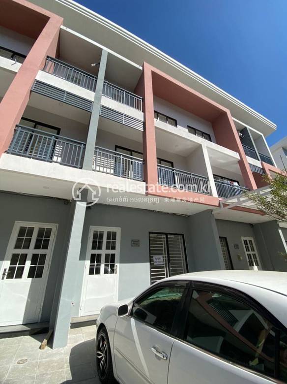 40 sqm Living Size House and lot K pronájmu in Sen Sok