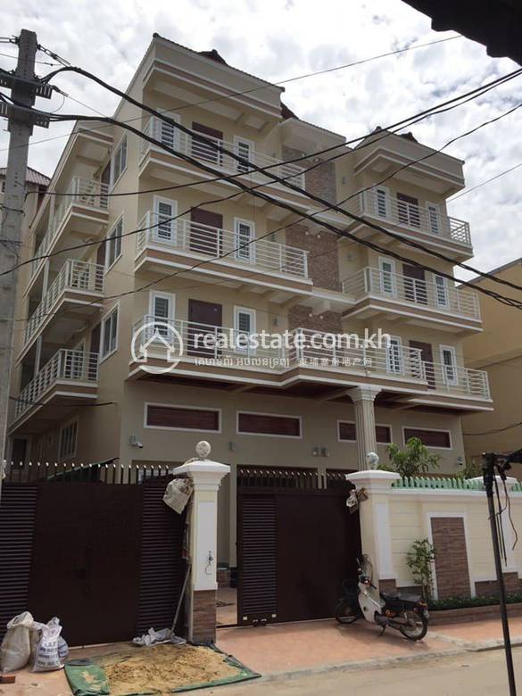 អាគារ សំរាប់ជួល ទំហំផ្ទះ 373 ម៉ែត្រការ៉េ នៅSen Sok
