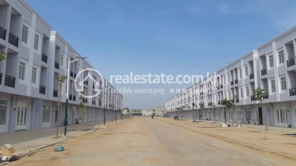 Khsach Kandal95.45平方米使用面积House and lot出售