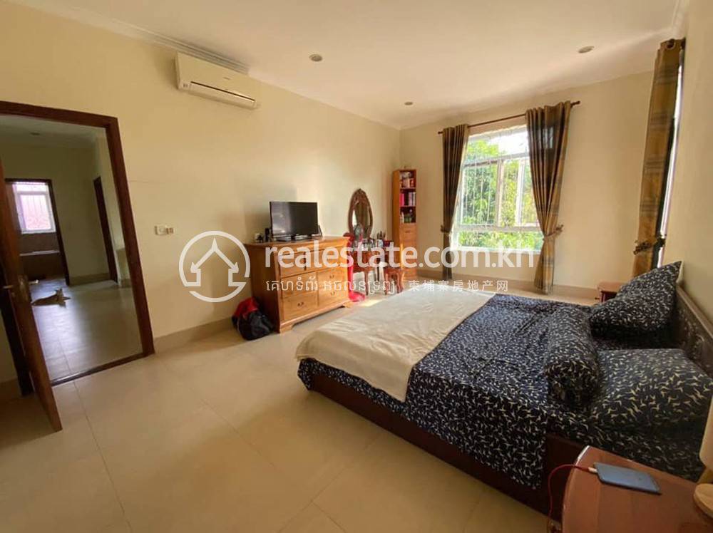 817 sqm Land Size Villa For Sale