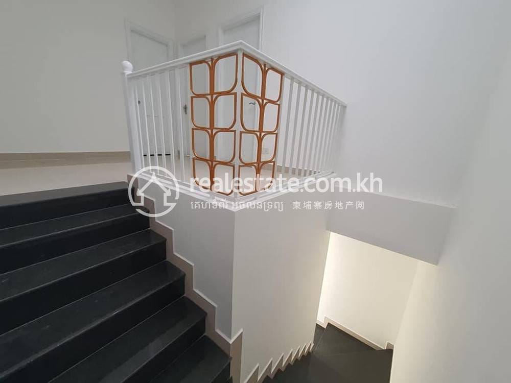 Vila Na prodej in Chroy Changvar, Phnom Penh