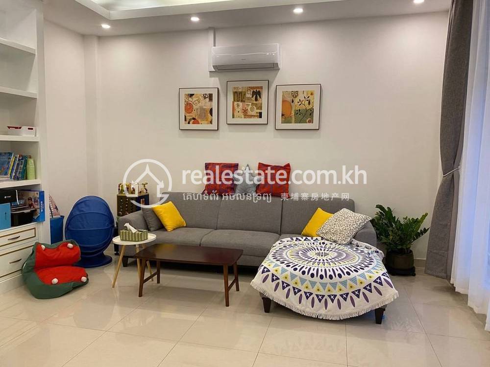 72 sqm Living Size Twin Villa For Rent in Sen Sok