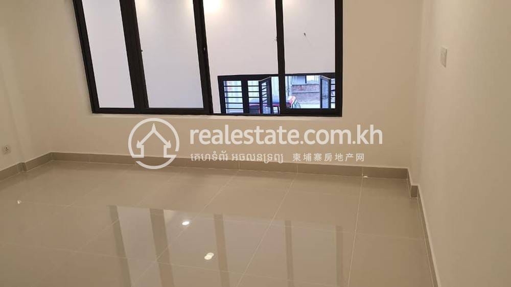 Dangkao店屋出售，价格$145,000