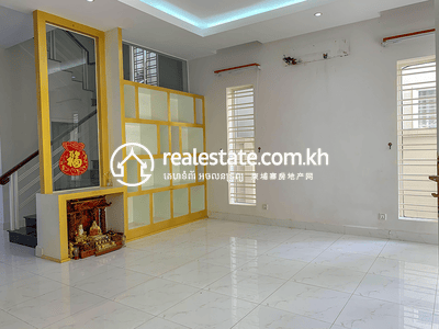 វីឡា សំរាប់ជួល នៅSen Sok តម្លៃ $1,200