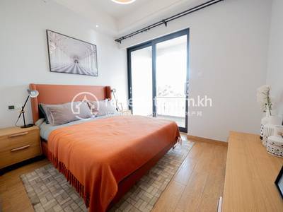 La Vista One | 3 Bedrooms Condo Na prodej for $362,622