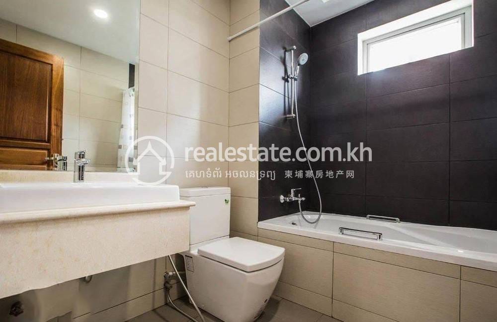 Апартаменты с Обслуживанием Для Аренды in Chamkarmon $950