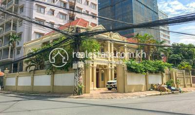 residential Villa for rent dans BKK 3 ID 137443