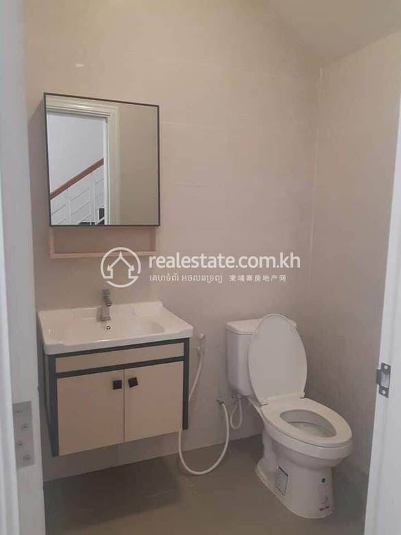 អាគារ សំរាប់លក់ នៅSen Sok តម្លៃ $220,000