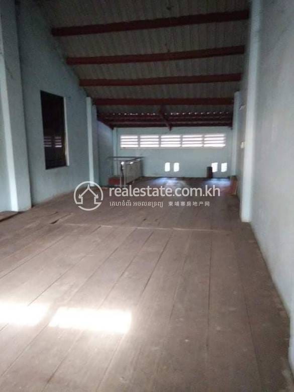 BattambangHouse and lot出售，价格$180,000