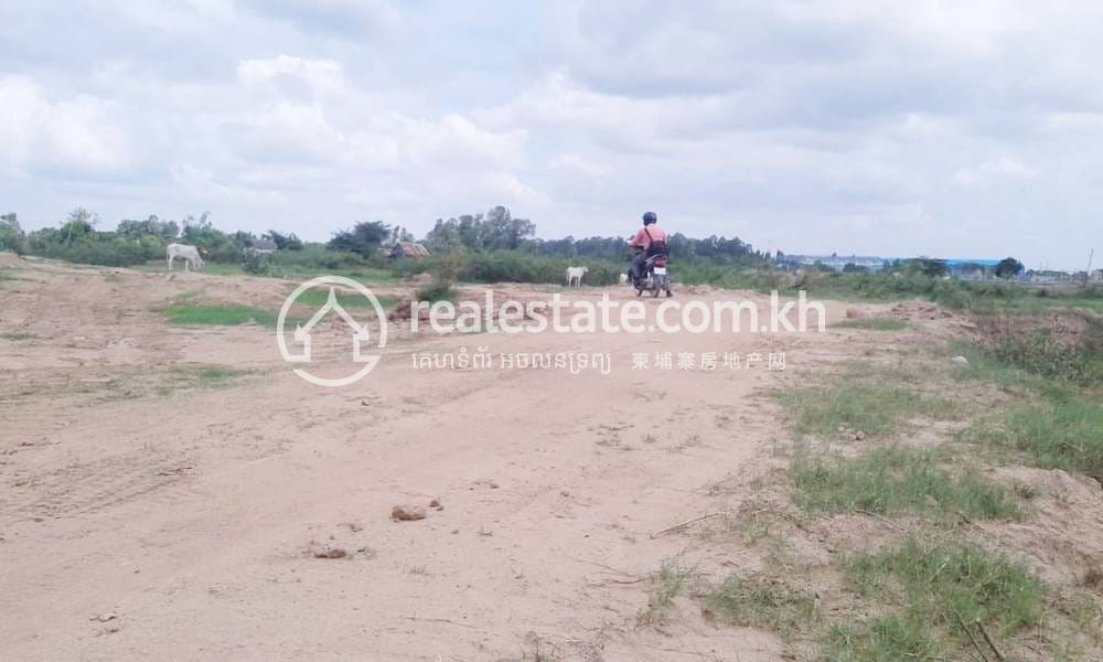 12 sqm Living Size Lot For Sale in Kien Svay