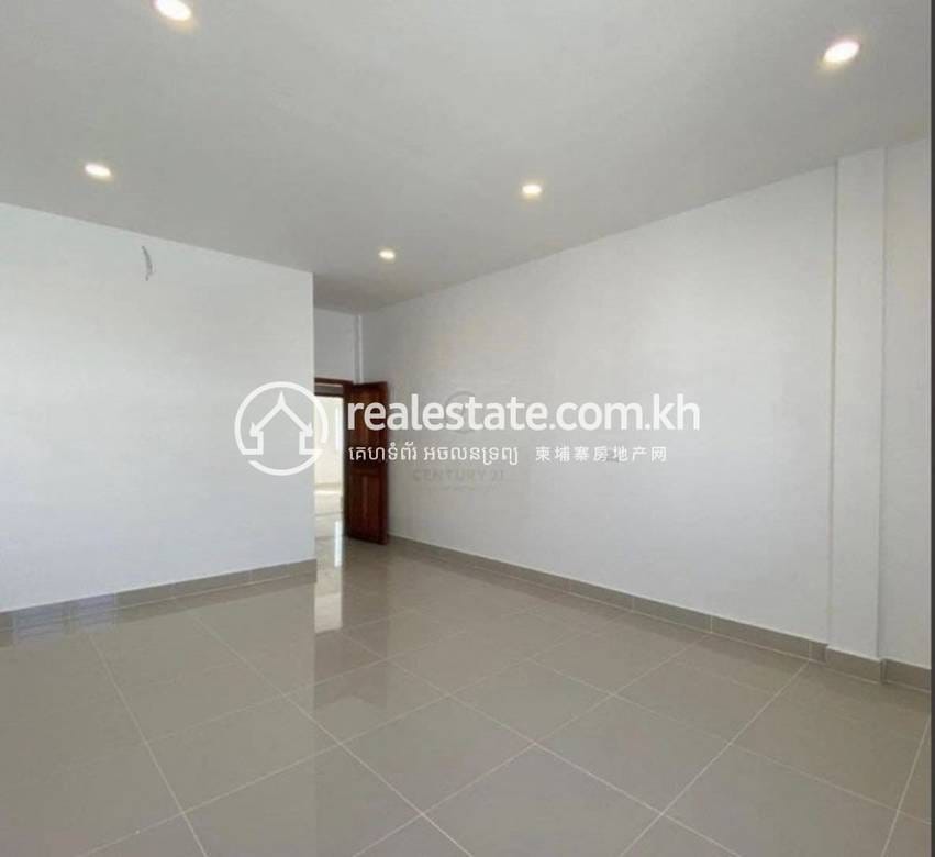 Samraong Kraom, Por Sen Chey에 있는 Por Sen Chey House and lot 매매 $97,880