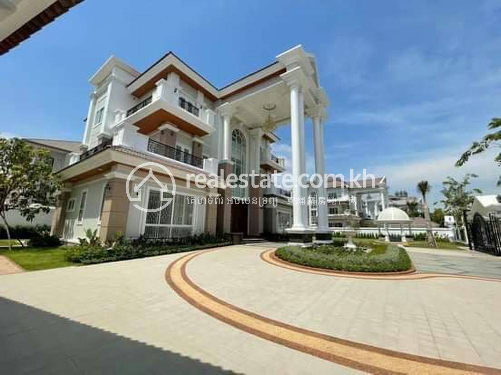 វីឡា សំរាប់លក់ ទំហំផ្ទះ 346.5 ម៉ែត្រការ៉េ នៅChbar Ampov