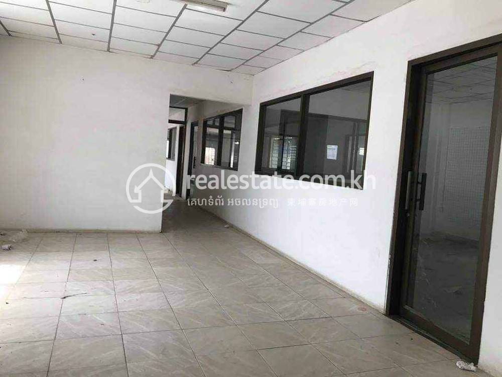 2,400 sqm Living Size Warehouse For Rent in Sen Sok