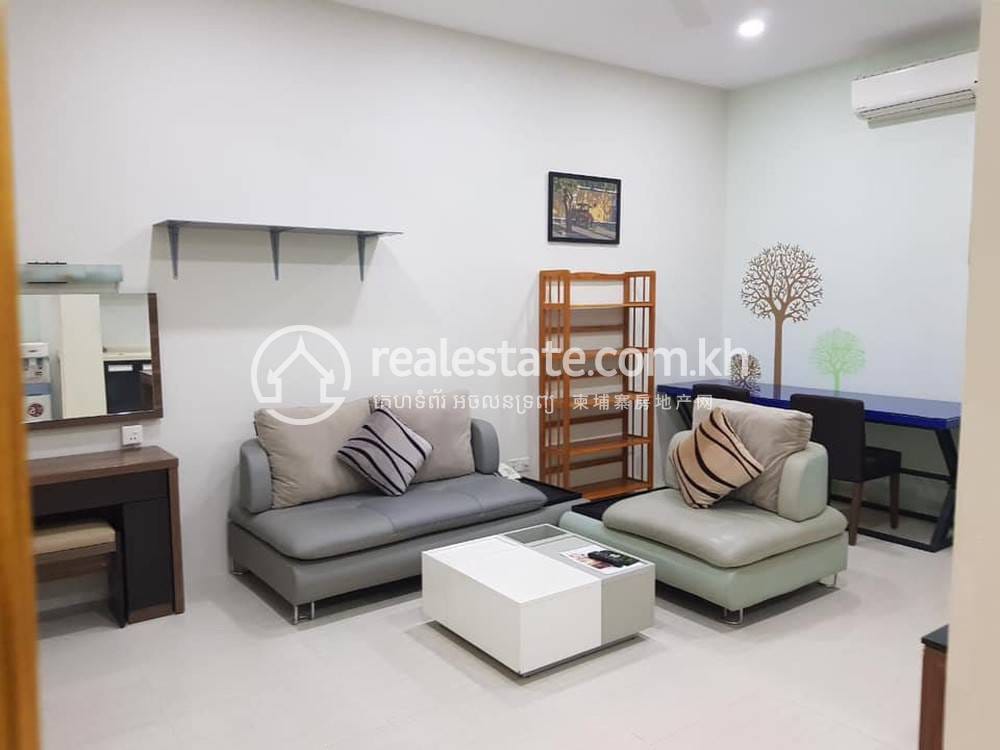 75 sqm Living Size Condo K pronájmu in Daun Penh