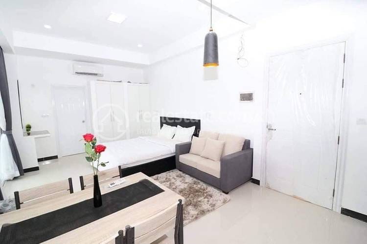 Flat For Rent in Tonle Bassac, Chamkarmon, Phnom Penh