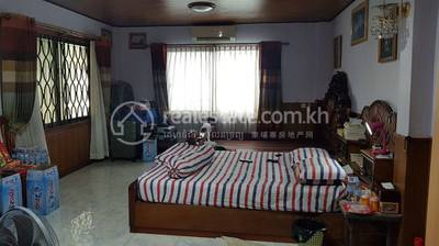 6 Bedrooms Villa For Rent for $3,500