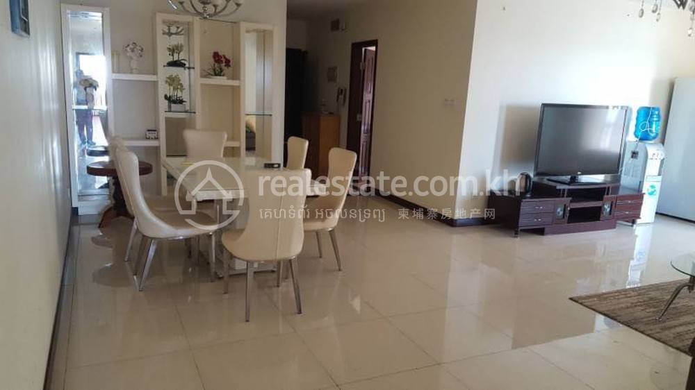 Appartement avec services À louer à Chamkarmon $1,500