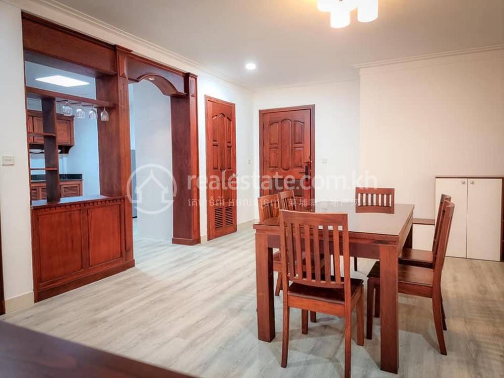 Apartmán se službami K pronájmu with 1 Parking Space