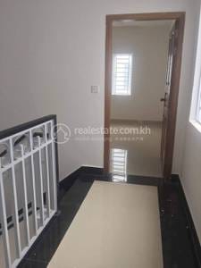 Por Sen Chey Maison mitoyenne À vendre à Por Sen Chey